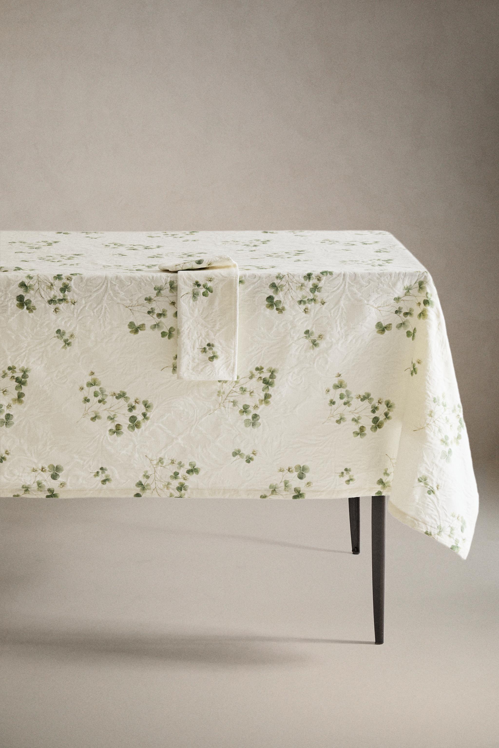NAPPE JACQUARD IMPRIMÉ TRÈFLE